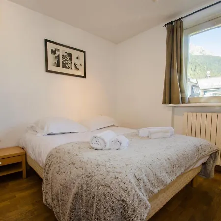 Calme En Centre-ville Avec Terrasse Et Vue Mont-blanc, - Fr-1-343-198