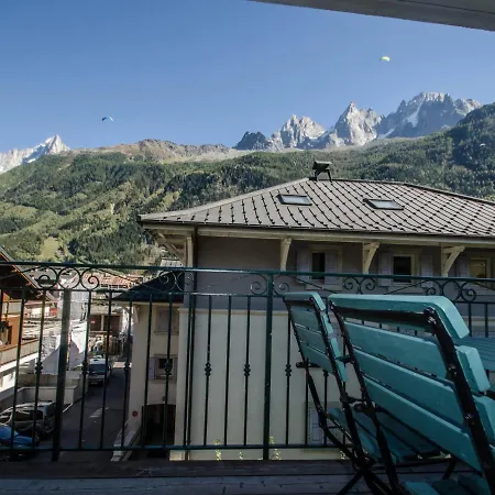 Calme En Centre-ville Avec Terrasse Et Vue Mont-blanc, *