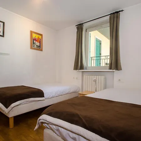 Calme En Centre-ville Avec Terrasse Et Vue Mont-blanc, - Fr-1-343-198 * 霞慕尼